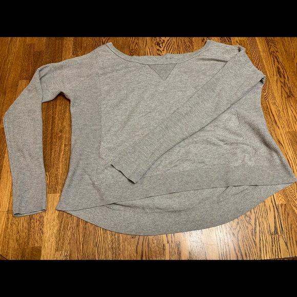 American Eagle, Medium, tan sweater - Picture 1 of 2